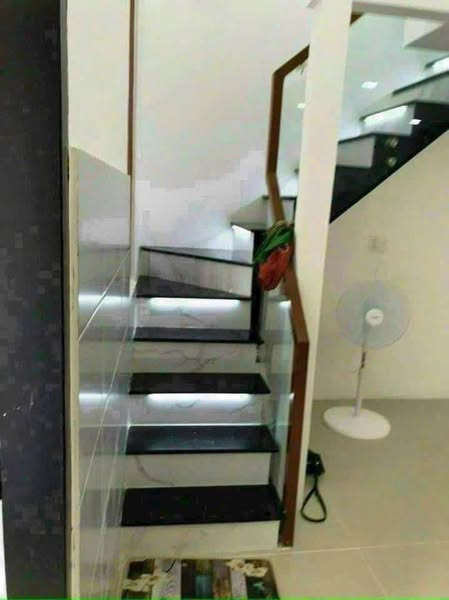 Bán Nhà nhỏ xinh TX43 giá 800tr sổ chung, đường trước nhà 5m - Ảnh 3